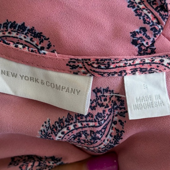 •New York & Company• Pink Paisley Long Sleeve Blouse - Size Small - Picture 2 of 8